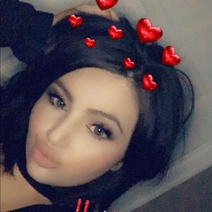 Meet your Posher, Genevieve